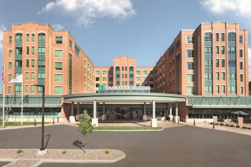 Saratoga Springs Hotel | Embassy Suites Saratoga Springs