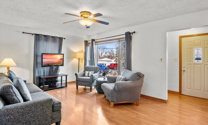 West Side Casa | Embrace style-comfort @JazzyHome01
