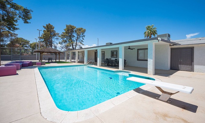 Paradise Casa | Casa extraordinaria con casita adjunta y piscina!
