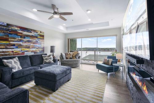 Lake Ozark Casa | Emerald Bay Oasis - Sleeps 6