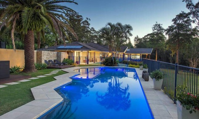 Emerald Beach Casa | ESTATE Emerald Beach frente al lago