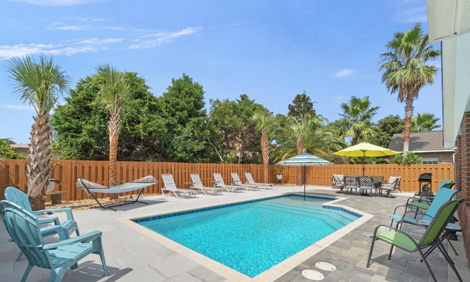 Seaspray Casa | EMERALD COVE | Private Pool | Courtesy Golf Cart | 4min to Beach | Students Okay