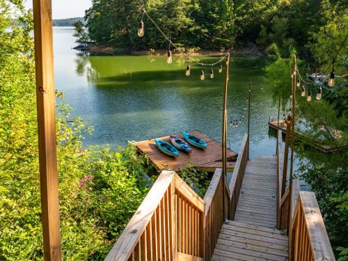 Dandridge Casa | Emerald Cove