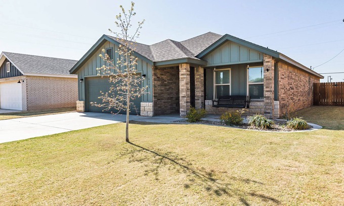 Lubbock Casa | Emerald Escape: 3 bed w/ hot tub