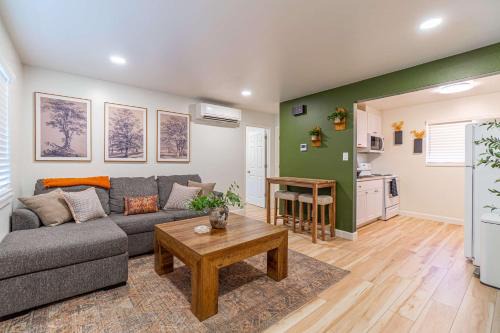 West University Casa | Emerald Escape - UNR & Pet Friendly