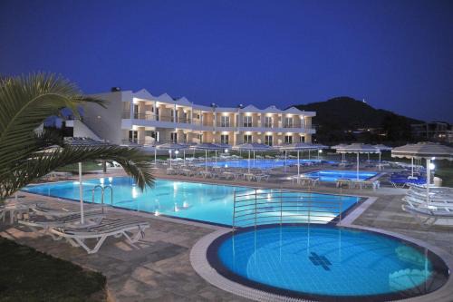 Petaloudes Apartamento | Emerald Hotel