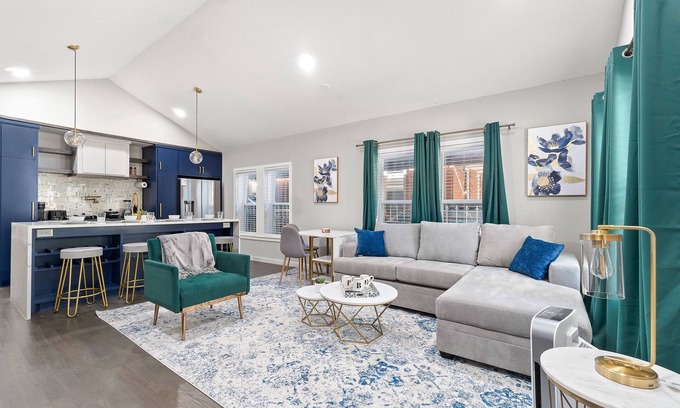Oak Cliff Casa | Emerald Indigo House | Pet Friendly