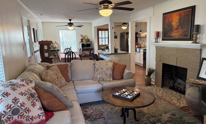 Newport Cabaña | Emerald Isle, Atlantic Beach and more. Cottage convenient to beaches. Waterview