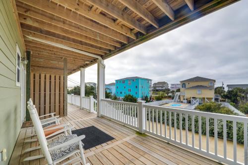 Emerald Isle Casa | Emerald Isle Getaway with Decks and Beach Views!