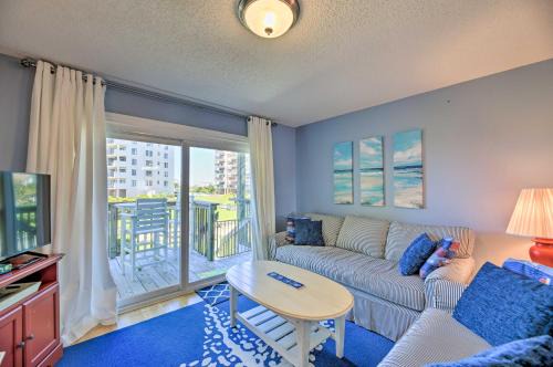Emerald Isle Casa | Emerald Isle Townhome with Pool and Beach Access!