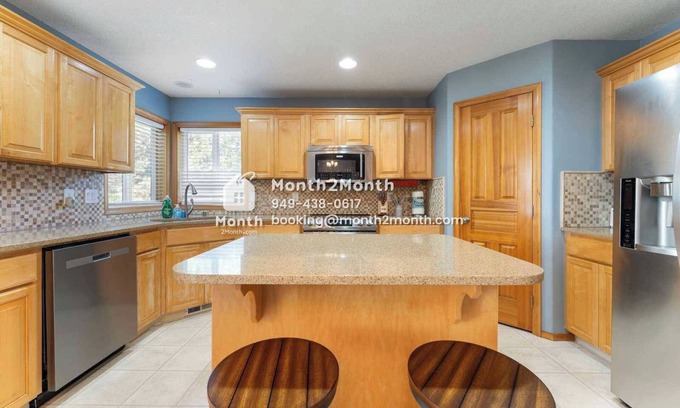 Mill Plain Casa | Emerald Residence On NE 12th St #42180