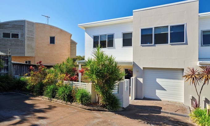 Diamond Beach Casa | Emerald Sands - Only Minutes Away from the Surf, Sun and Fun at Diamond Beach