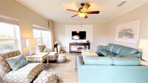 Frangista Beach Casa | Emerald Waters 0101