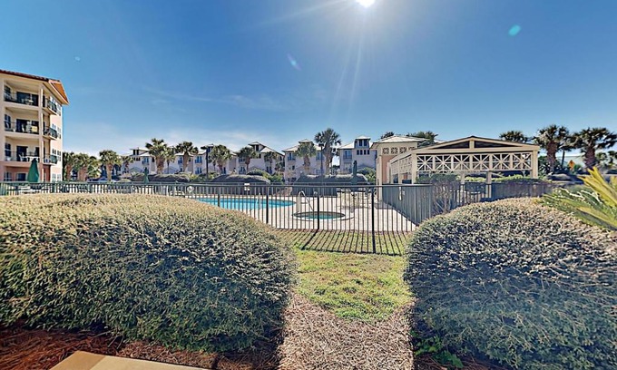 Frangista Beach Apartamento | Emerald Waters #104