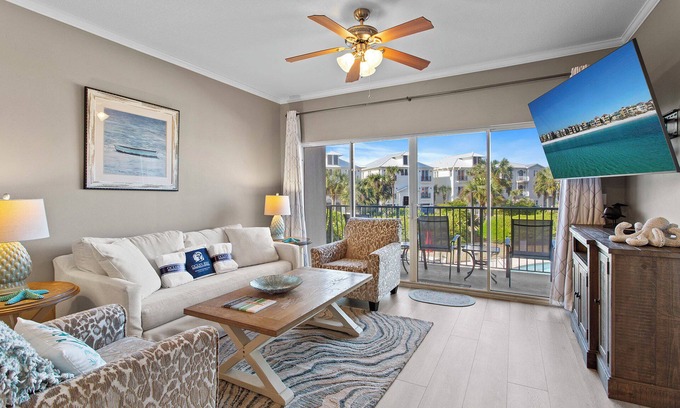Frangista Beach Condominio | Emerald Waters 206 - Private Beach Access, Community Pool, Hot Tub, Near Dining!