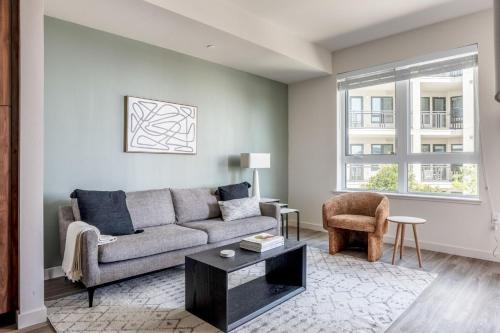 Emeryville Apartamento | Emeryville 1br w rooftop yoga studio nr Mall SFO-1458
