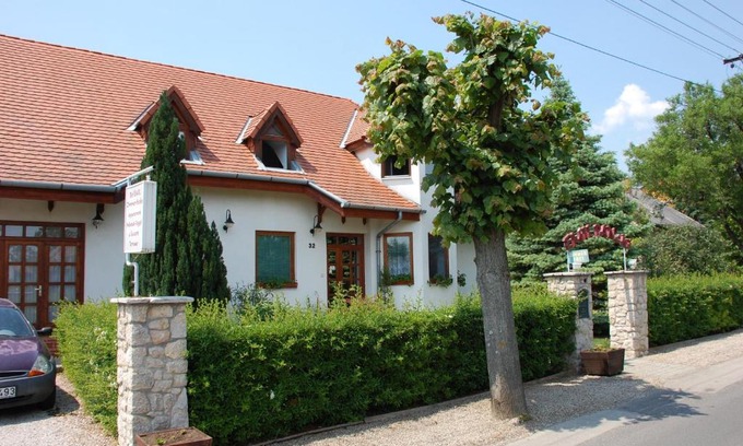 Balatongyorok Casa | Emil porta