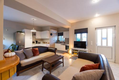 Spata-Artemida Casa | Emma's Airport Studio