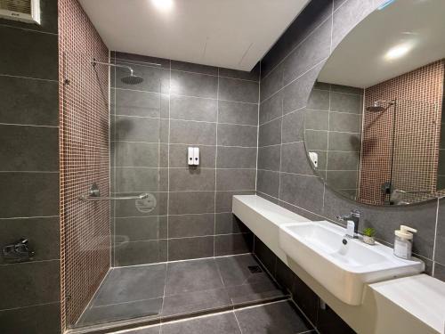 Damansara Perdana Hotel | Empire Damansara Cozy Hotel Room