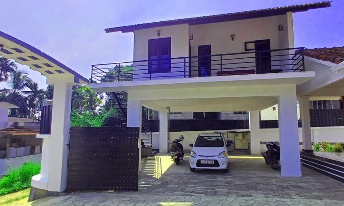 Vayittiri Villa | Empire Single Bedroom Villa with Common Pool