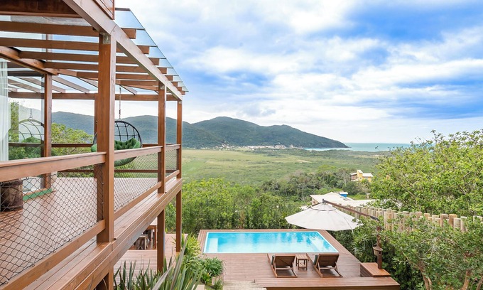 Florianopolis Casa | Enjoy beaches, heated pool, bathtub with comfort on your vacation.