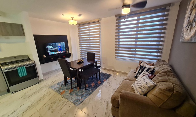 Tumba Vieja Apartamento | En el corazón del area bancaria, lugares de interes a metros del apartamento.