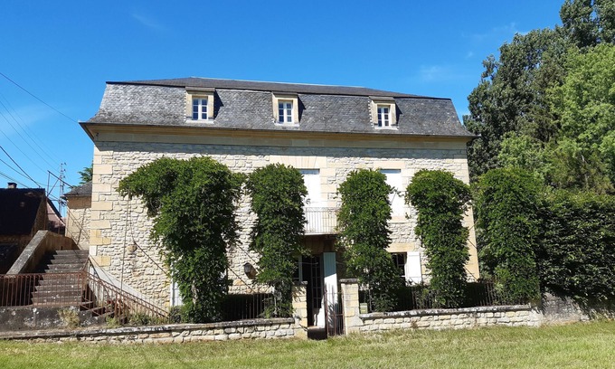 Grolejac Casa | En Périgord Noir, Location D'une Belle Maison 10 Personnes Avec Piscine Privée
