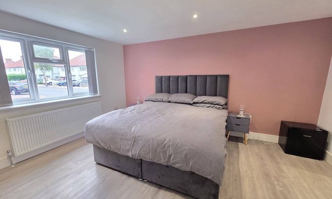 Watford Casa | En suite, double bed in Watford