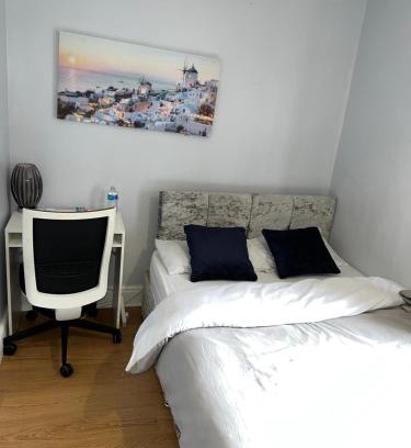 Doncaster Casa | En-suite Room Near City Center 4
