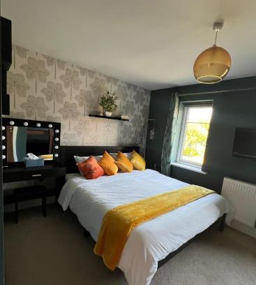 Sheffield Casa | En-suite Room with Super King Size Bed - Free Wifi - Free Parking