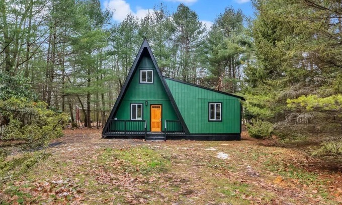 Pocono Summit Cabina | Enchanted A-Frame Cabin | Hot Tub | Firepit