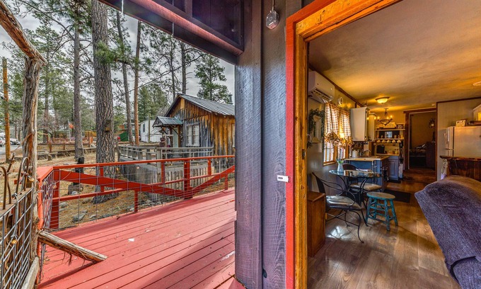 Ruidoso Cabaña | 'enchanted Antler' Ruidoso Cabin: 3 Mi to Skiing