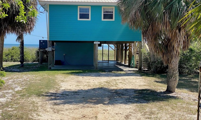 Alligator Point Casa | Enchanted Cottage Beachfront – Charming Retreat by the Sea!
