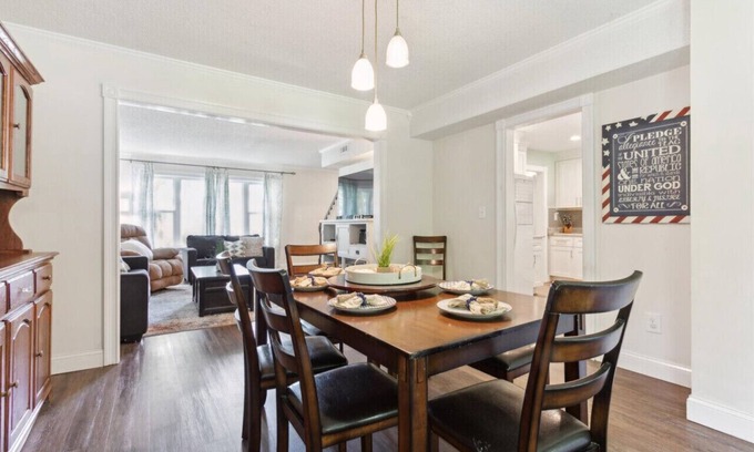 Virginia Beach Casa | Enchanted Forest - 4/2 30+ day, pet friendly