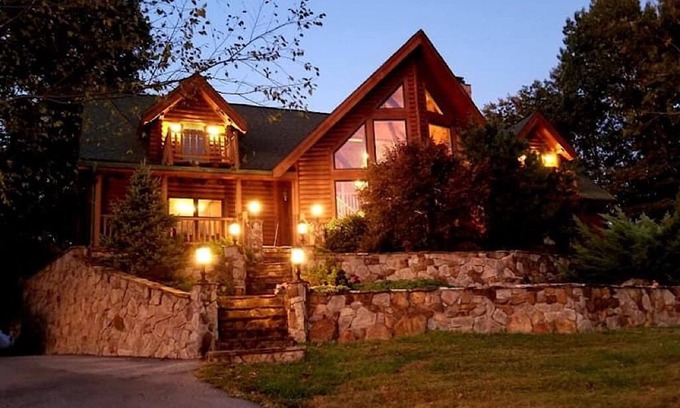 Eastview Cabina | Enchanted Forest Luxury Cabin