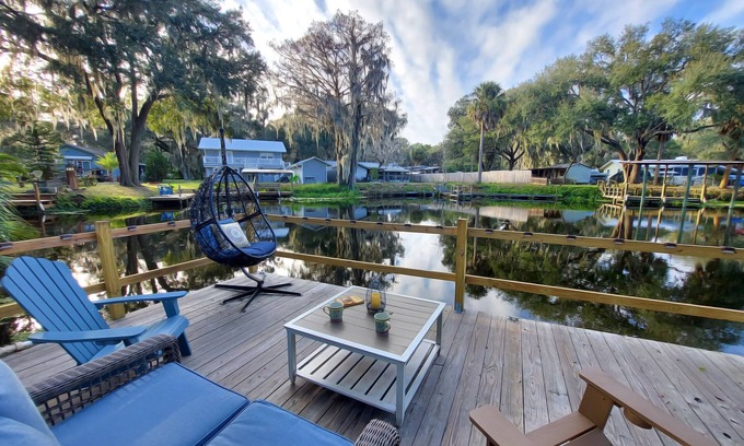Crystal River Casa | Enchanted Hideaway on Lake Rousseau