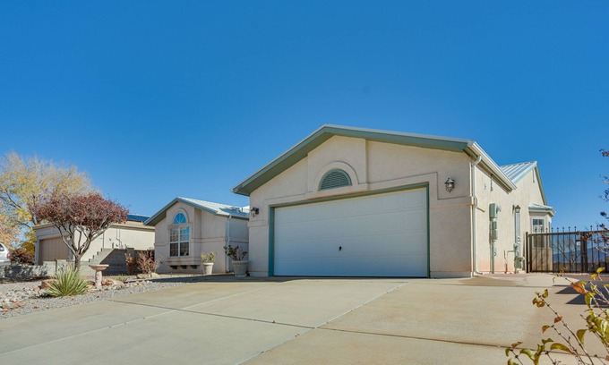 Ranchito Casa | Enchanted Hills Home w/ Sandia Mountain Views!