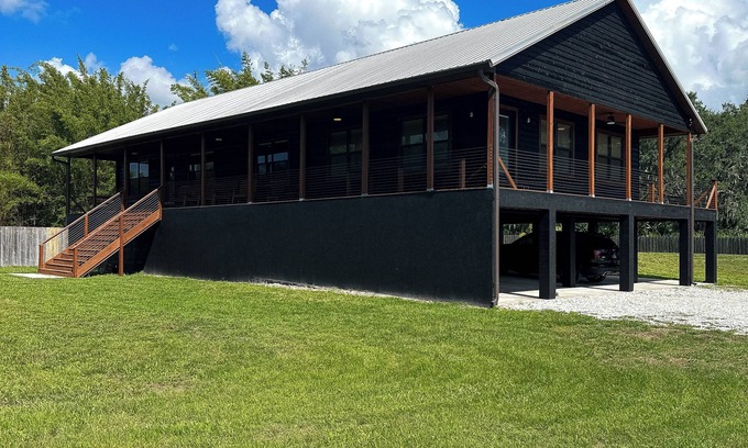 Palmetto Cabina | Enchanted Log Cabin Retreat: Sarasota/St. Pete