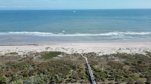 Cape Caneveral Beach Gardens Apartamento | Enchanting 2-Bedroom Ground Floor Beach Condo at Cape Canaveral WiFi & AC