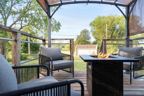 Omaha Casa | Enchanting 3BR Cottage Close to Downtown