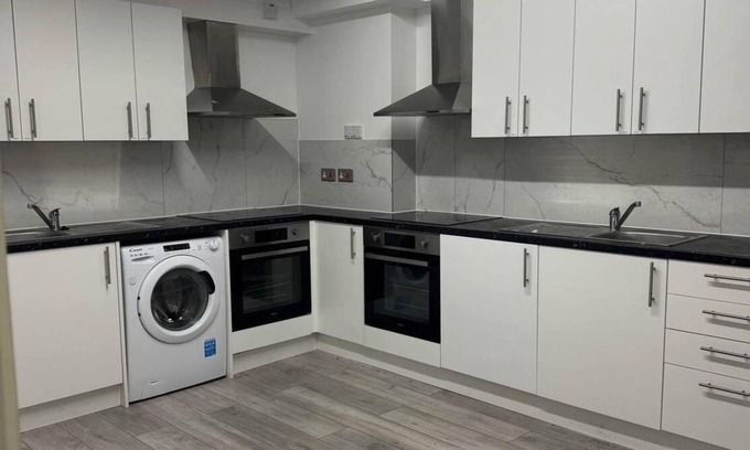 Enfield Casa | Enchanting 4-Bed House in Enfield