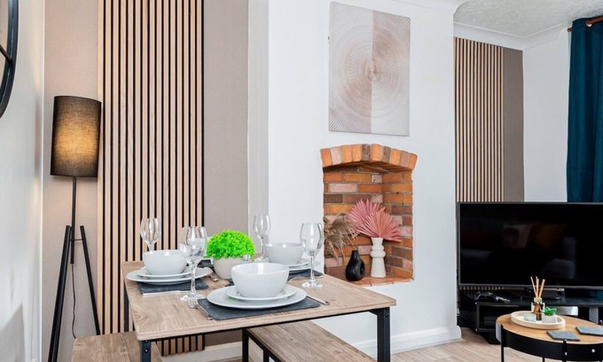 Olton Casa | Enchanting 4 spacious bedrooms with 8 beds