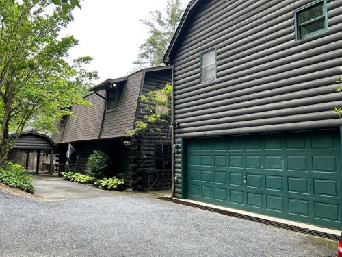Glenville Casa | Enchanting Cabin with Breathtaking Sunset and Lake Views in North Carolina