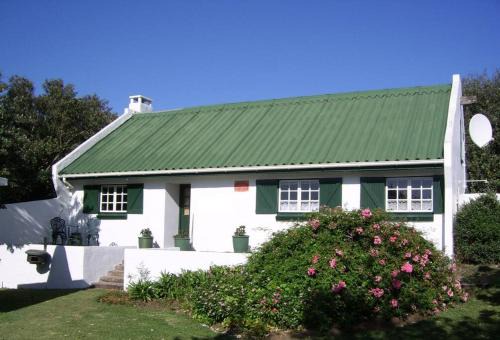 Kayserʼs Beach Casa | Enchanting cottage, Little Arniston Kaysers Beach