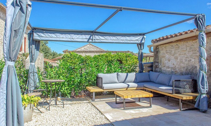 Serignac Otro | Enchanting farmhouse and cottage surrounded by vineyards in Floressas France