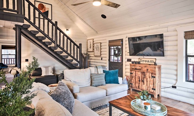 Maysville Cabina | Enchanting Forested Cabin w/ Fire Pit & Grill
