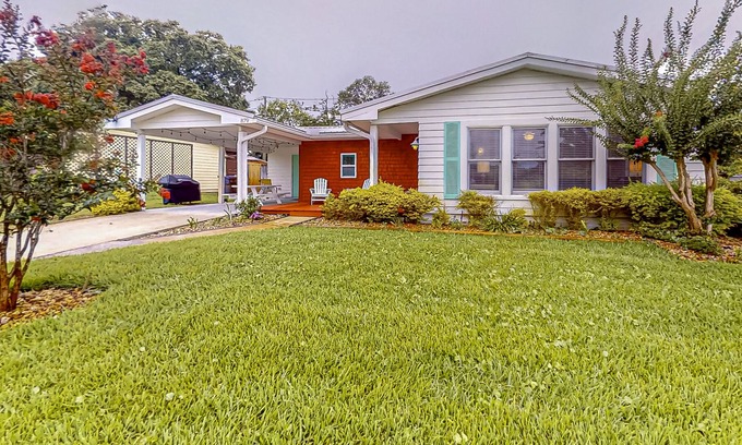 Saint Augustine Shores Casa | Enchanting home with firepit, heated pool, patio, grill, 2 kayaks, washer/dryer