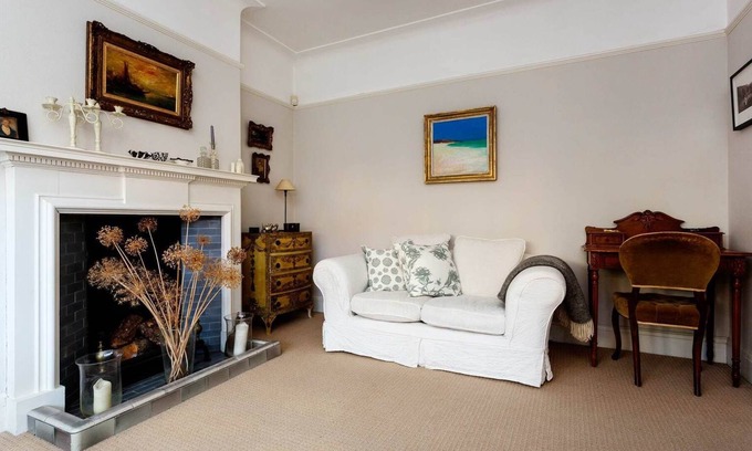 Mortlake Casa | 3 camas cerca de Kew Gardens, con acceso a los trenes principales al centro de Londres (Veeve)