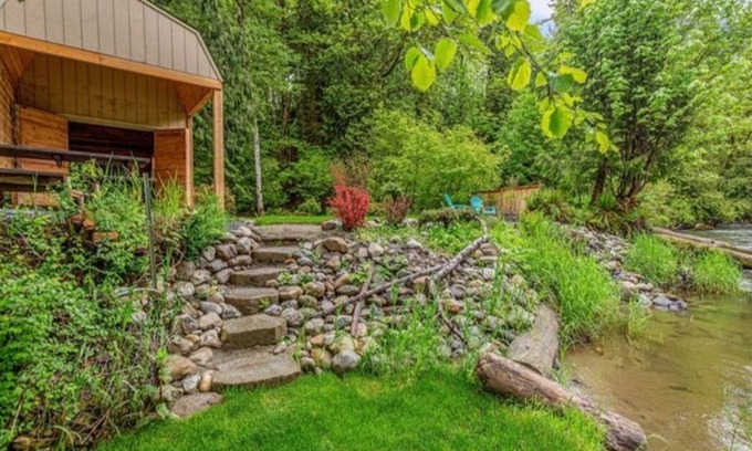Granite Falls Cabina | Enchanting 1-bedroom cabin in Granite Falls! For the off grid nature lover.