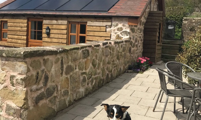 Wall-under-heywood Casa | Enchmarsh Farm Byre is surrounded by beautiful countryside on our working farm.